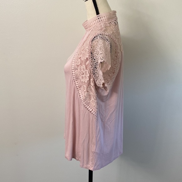 Cable & Gauge XL Pink lace top - Picture 5 of 6